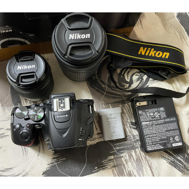 Nikon(ニコン)のNikon d5600 ダブルズームキット 美品 スマホ/家電/カメラのカメラ(デジタル一眼)の商品写真