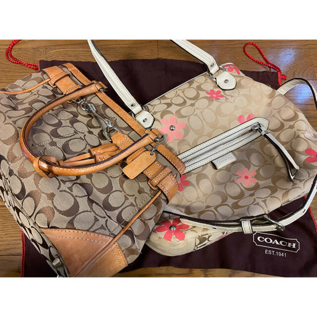 COACH(コーチ)のcoach 2個セット 保存袋付 ハンドバッグ ショルダーバッグ 花柄 レディースのバッグ(ハンドバッグ)の商品写真