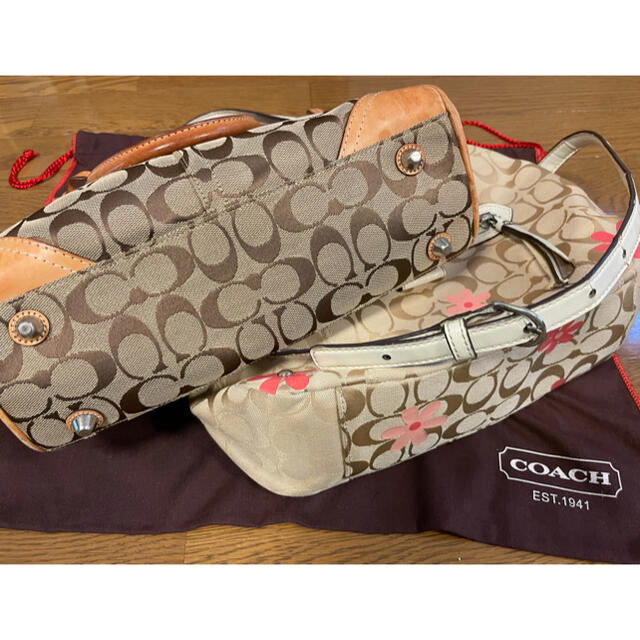 COACH(コーチ)のcoach 2個セット 保存袋付 ハンドバッグ ショルダーバッグ 花柄 レディースのバッグ(ハンドバッグ)の商品写真