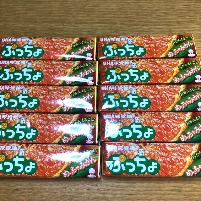 UHA味覚糖(ユーハミカクトウ)のUHA味覚糖　ぷっちょ　めっちゃみかん 食品/飲料/酒の食品(菓子/デザート)の商品写真