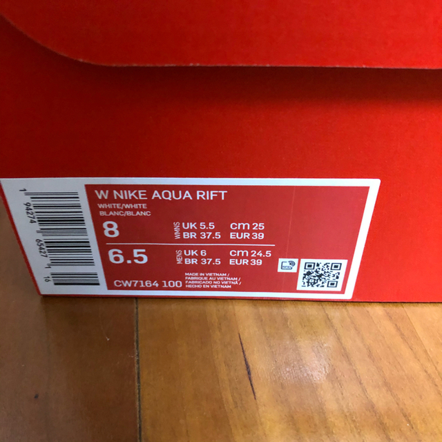 NIKE(ナイキ)のナイキ ウィメンズ アクア リフトAQUA RIFT  25.0cm レディースの靴/シューズ(スニーカー)の商品写真