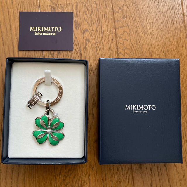 MIKIMOTO(ミキモト)の新品 MIKIMOTO クローバー キーホルダー レディースのファッション小物(キーホルダー)の商品写真