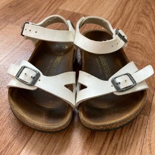 ビルケンシュトック(BIRKENSTOCK)のキッズ　サンダル　(サンダル)