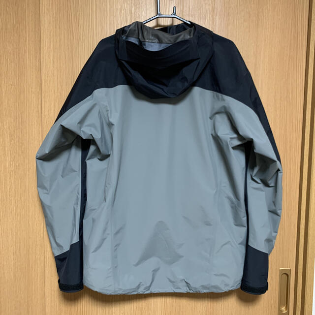 ARC'TERYX(アークテリクス)のteaオレ様　ARC’TERYXゼータ SL ジャケット zeta sl L メンズのジャケット/アウター(マウンテンパーカー)の商品写真