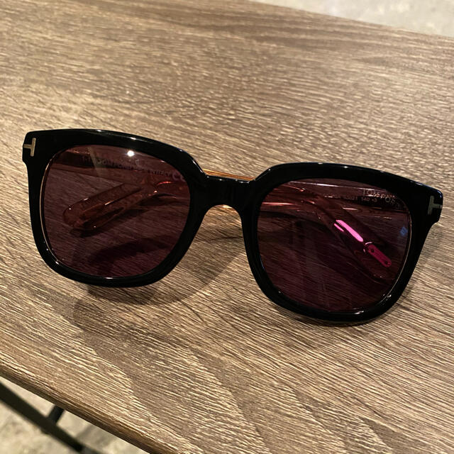 TOM FORD(トムフォード)の美品　トムフォード　サングラス　正規品　レディース レディースのファッション小物(サングラス/メガネ)の商品写真