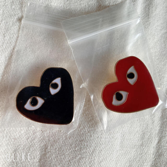 COMME des GARCONS(コムデギャルソン)のハート　ピン　ブローチ　二個組 レディースのアクセサリー(ブローチ/コサージュ)の商品写真