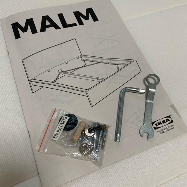 IKEA - 【期間限定 】IKEA クイーンサイズベッド マット付きの IKEA - 【期間限定 】IKEA クイーンサイズベッド マット付きの