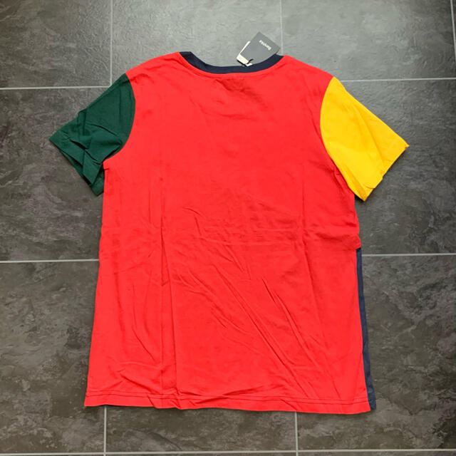Bershka(ベルシュカ)の新品未使用タグ付♡Bershka♡Tシャツ♡赤×紺×緑×黄 レディースのトップス(Tシャツ(半袖/袖なし))の商品写真