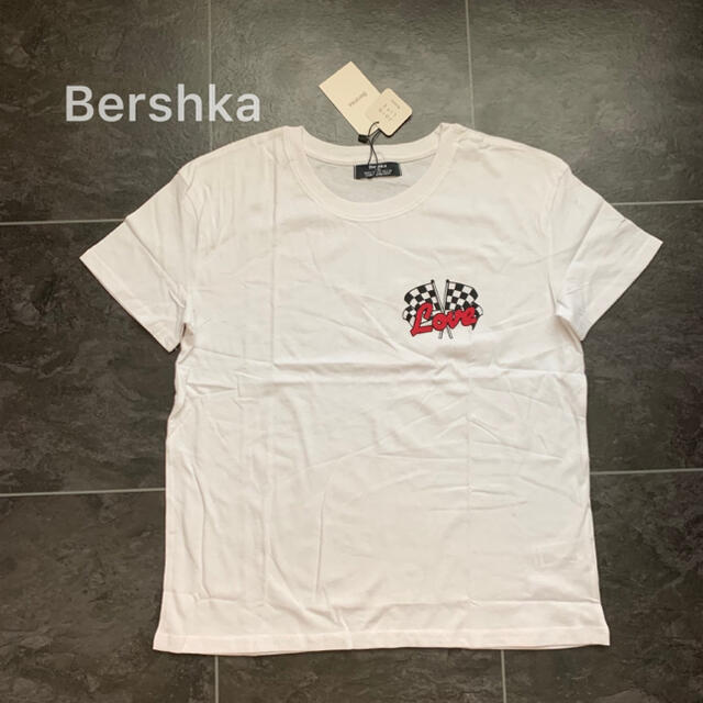 Bershka(ベルシュカ)の新品未使用タグ付♡LoveオーバーサイズTシャツ レディースのトップス(Tシャツ(半袖/袖なし))の商品写真