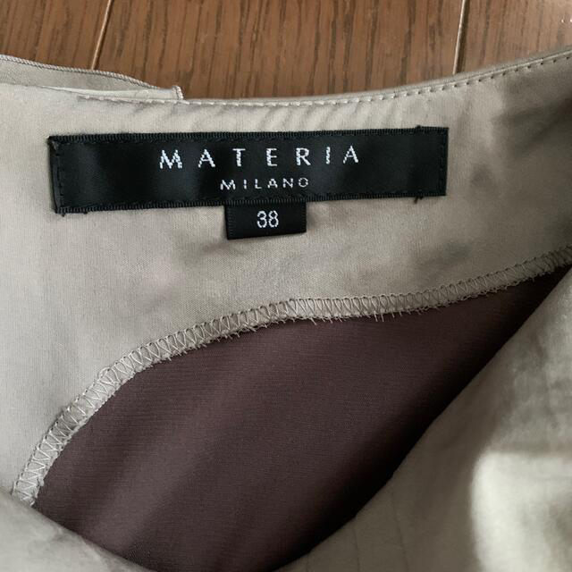 MATERIA(マテリア)の値下　マテリア　光沢ワンピース　M レディースのワンピース(ひざ丈ワンピース)の商品写真