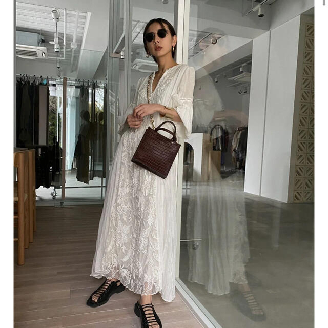 Ameri VINTAGE - 【新品】MEDI EMBROIDERY TULLE LACE DRESSの通販 by