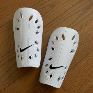 ナイキ(NIKE)の【新品未使用】NIKE サッカーレガース　シンガード(その他)