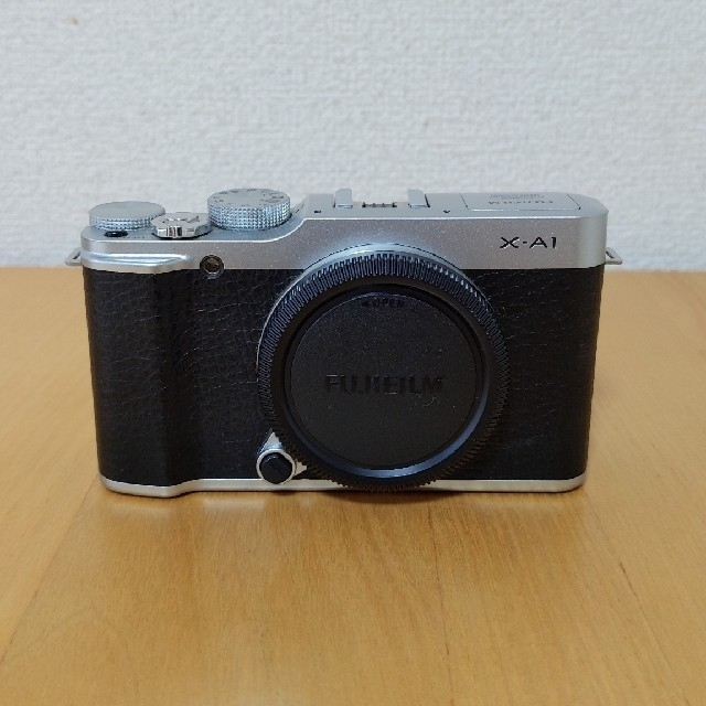 富士フイルム(フジフイルム)のFujifilm X-A1 ダブルズームレンズキット スマホ/家電/カメラのカメラ(ミラーレス一眼)の商品写真