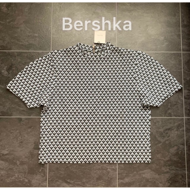 Bershka(ベルシュカ)のa様専用♡Bershka♡チェックブラウス&くすみブルーTシャツ レディースのトップス(シャツ/ブラウス(長袖/七分))の商品写真