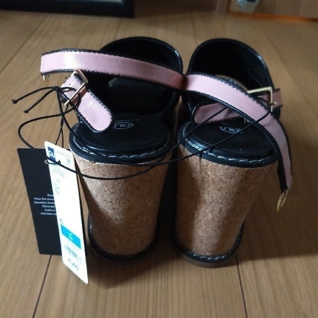 GU(ジーユー)の【新品】ウエッジサンダル  GU×UNDERCOVER  ピンク  XL レディースの靴/シューズ(サンダル)の商品写真