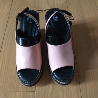 ジーユー(GU)の【新品】ウエッジサンダル  GU×UNDERCOVER  ピンク  XL(サンダル)