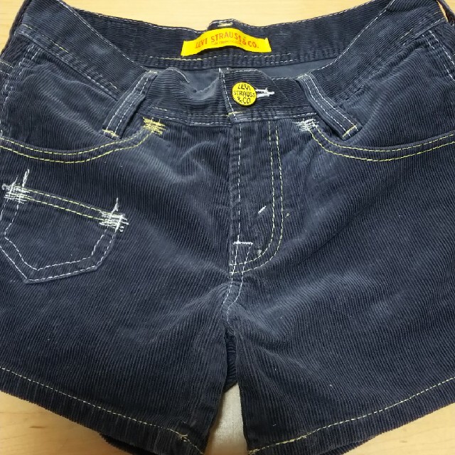 Levi's(リーバイス)のLEVI'S　コーディロイショートパンツ　美品。 レディースのパンツ(デニム/ジーンズ)の商品写真