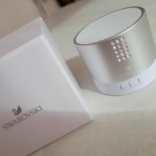 スワロフスキー(SWAROVSKI)のSWAROVSKI スワロフスキ 新品未使用 ワイヤレス スピーカー (スピーカー)