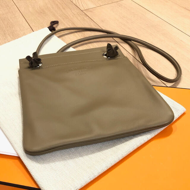 Hermes(エルメス)のHERMESエルメス Sac Aline mini アリーヌミニ 新品同様！ レディースのバッグ(ショルダーバッグ)の商品写真