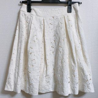 アベニールエトワール(Aveniretoile)の新品♡アベニールエトワール♡ レース　ふんわりスカート オフホワイト 36サイズ(ひざ丈スカート)