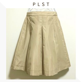 プラステ(PLST)のPLST〈プラステ〉微光沢 タフタ素材 タックフレアスカート(ひざ丈スカート)