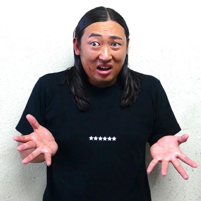 ロバート秋山　Tシャツ　新品 エンタメ/ホビーのタレントグッズ(お笑い芸人)の商品写真