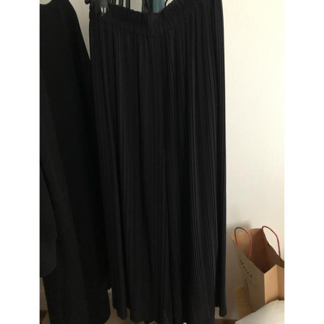 UNIQLO(ユニクロ)のUNIQLO シフォンプリーツスカートパンツ　XS レディースのパンツ(カジュアルパンツ)の商品写真