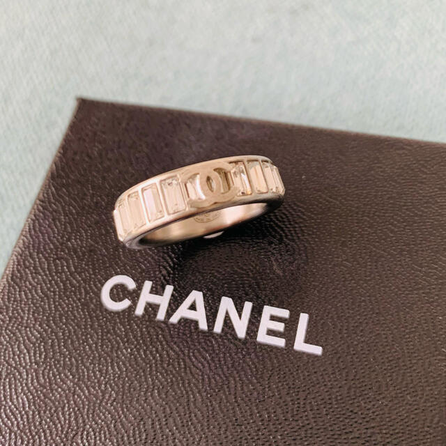 CHANEL(シャネル)のりお様専用♡CHANEL ロゴ&ラインストーンリング silver レディースのアクセサリー(リング(指輪))の商品写真