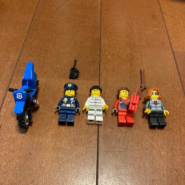 Lego(レゴ)のレゴ  フィギュア　警察　泥棒　バイク キッズ/ベビー/マタニティのおもちゃ(積み木/ブロック)の商品写真