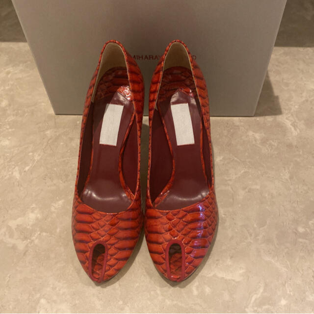 MIHARAYASUHIRO(ミハラヤスヒロ)のミハラヤスヒロ　スネーク柄　パンプス レディースの靴/シューズ(ハイヒール/パンプス)の商品写真