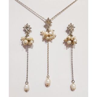 【美品】パール　Ｙ型ネックレス＆ゆれるピアス(ネックレス)