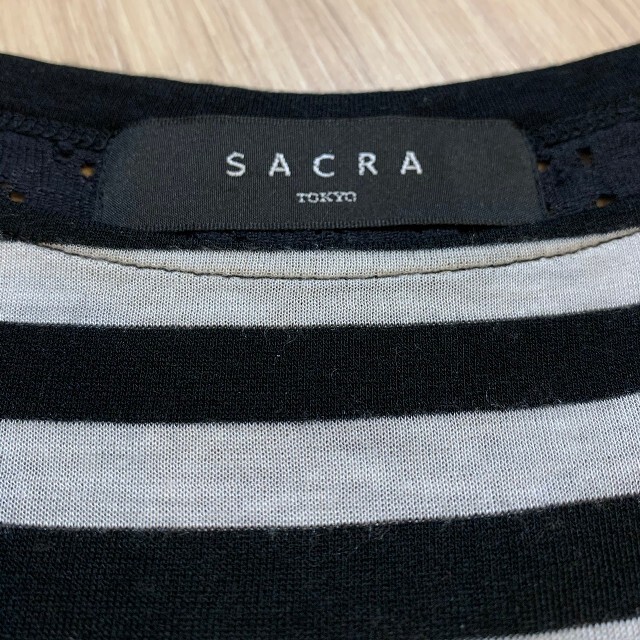 SACRA(サクラ)の再値下げ♥【送料込】SACRA ボーダー＆レース　デザインカットソー 白＆黒 レディースのトップス(カットソー(半袖/袖なし))の商品写真