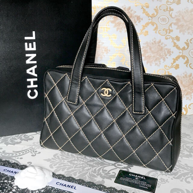 CHANEL(シャネル)の正規品♡極美品  シャネル ボストン ワイルドステッチ ブラック×ホワイト レディースのバッグ(ハンドバッグ)の商品写真