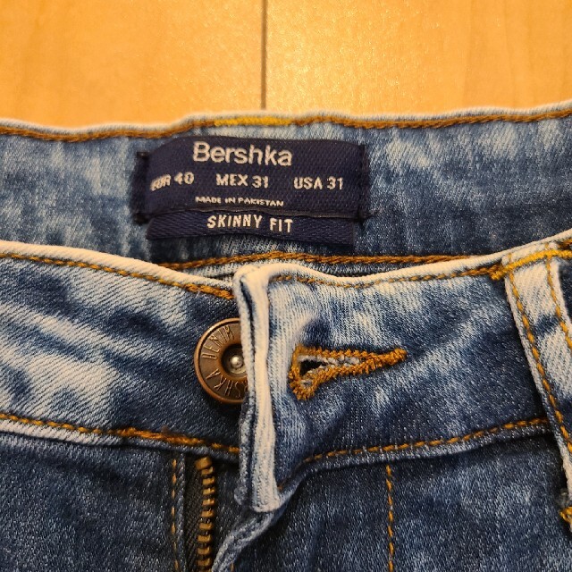 Bershka(ベルシュカ)のBershka　ダメージデニム　メンズ メンズのパンツ(デニム/ジーンズ)の商品写真