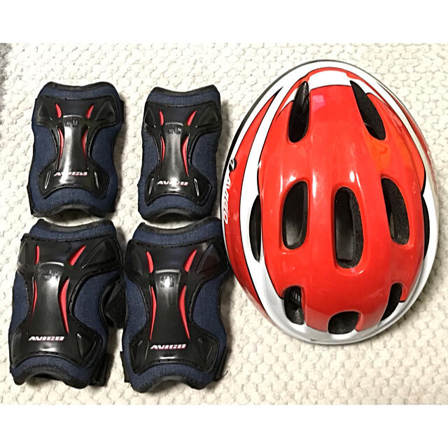自転車用ヘルメット（58〜60cm）&肘・膝サポーター【子供用】 自動車/バイクのバイク(ヘルメット/シールド)の商品写真