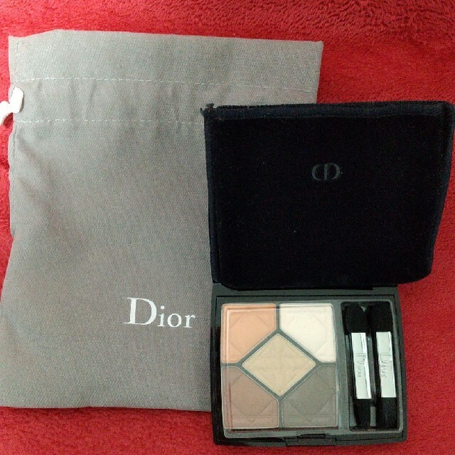 Dior(ディオール)のディオール サンククルール 627 エンブレイス 大丸 松坂屋 限定品 コスメ/美容のベースメイク/化粧品(アイシャドウ)の商品写真