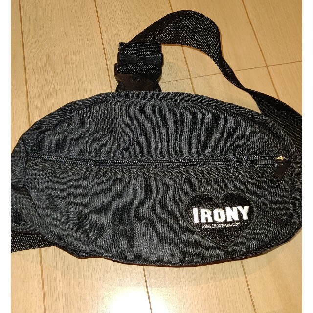 IRONY(アイロニー)のIRONY   ウエストポーチ レディースのバッグ(ボディバッグ/ウエストポーチ)の商品写真