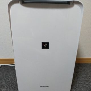 シャープ(SHARP)の美品 SHARP CV-J71-W 除湿機 2020年 5月購入(加湿器/除湿機)