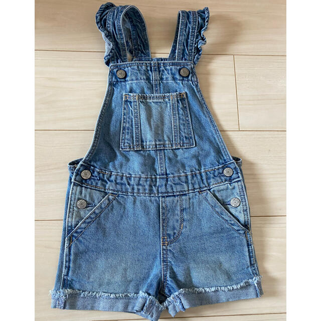 babyGAP(ベビーギャップ)のGAP デニムサロペット  95cm キッズ/ベビー/マタニティのキッズ服女の子用(90cm~)(パンツ/スパッツ)の商品写真