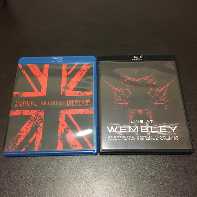 BABYMETAL(ベビーメタル)のBABYMETAL LlVE Blu-ray 2枚セット エンタメ/ホビーのDVD/ブルーレイ(ミュージック)の商品写真