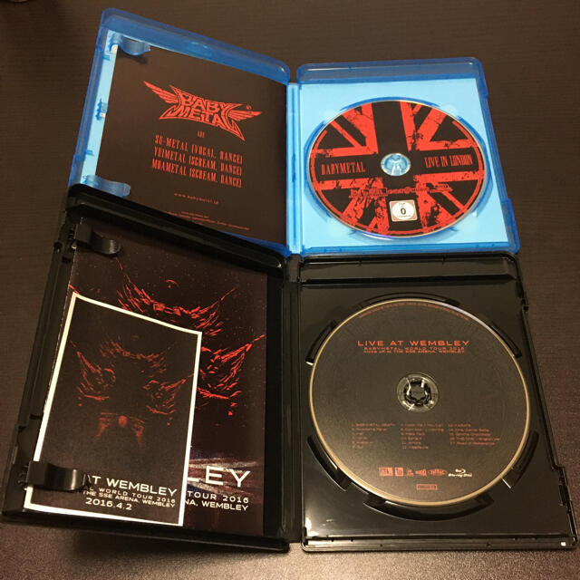 BABYMETAL(ベビーメタル)のBABYMETAL LlVE Blu-ray 2枚セット エンタメ/ホビーのDVD/ブルーレイ(ミュージック)の商品写真