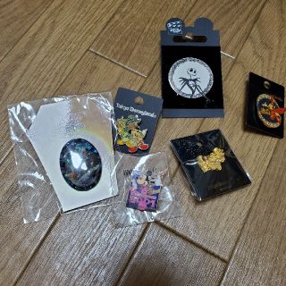 ディズニーピンバッジ レア 非売品(バッジ/ピンバッジ)