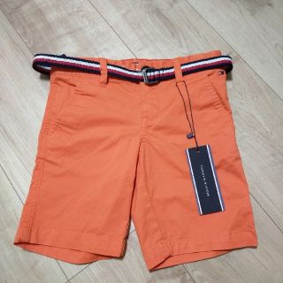 トミーヒルフィガー(TOMMY HILFIGER)のトミーフィルガー ハーフパンツ 110 キッズ オレンジ 新品未使用 ベルト付き(パンツ/スパッツ)