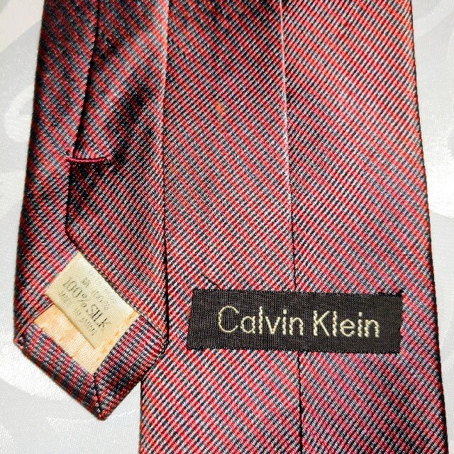 Calvin Klein(カルバンクライン)のCalvin Klein カルバンクライン レッド ストライプ シルク 100% メンズのファッション小物(ネクタイ)の商品写真
