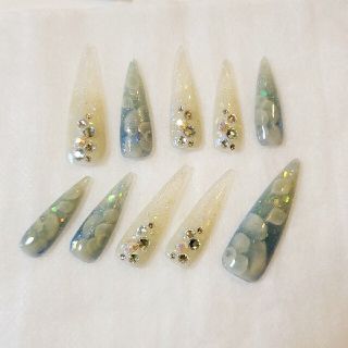 ひろぴー様専用ページ コスメ/美容のネイル(つけ爪/ネイルチップ)の商品写真