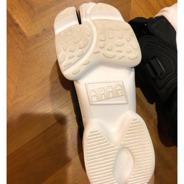NIKE(ナイキ)の【希少サイズ】ナイキ アクアリフト 25センチ レディースの靴/シューズ(サンダル)の商品写真