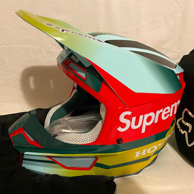 Supreme(シュプリーム)の【M】Supreme/Honda Fox Racing V1 Helmet 自動車/バイクのバイク(ヘルメット/シールド)の商品写真