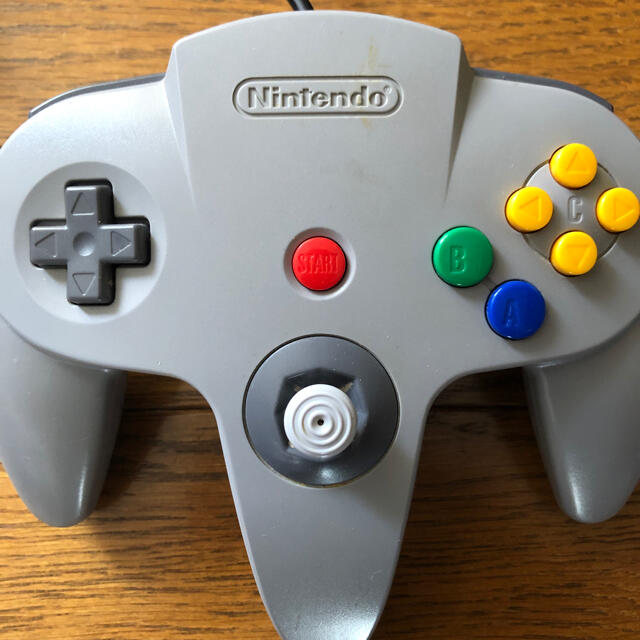 NINTENDO 64(ニンテンドウ64)のニンテンドー64 本体　コントローラー２つ　ソフト6本　64GBパック エンタメ/ホビーのゲームソフト/ゲーム機本体(家庭用ゲーム機本体)の商品写真