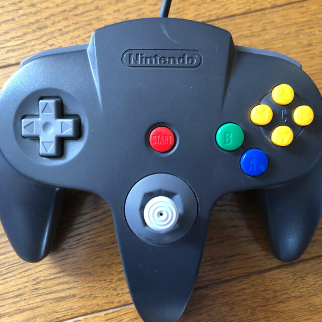 NINTENDO 64(ニンテンドウ64)のニンテンドー64 本体　コントローラー２つ　ソフト6本　64GBパック エンタメ/ホビーのゲームソフト/ゲーム機本体(家庭用ゲーム機本体)の商品写真