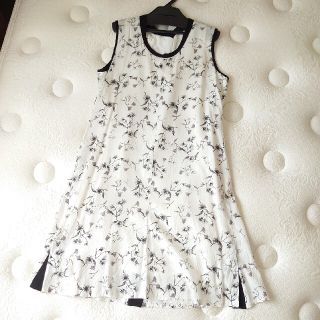 メルベイユアッシュ(MERVEILLE H.)の【MERVEILL H. メルベイユ アッシュ】＊新品未使用＊  花柄ワンピース(ひざ丈ワンピース)